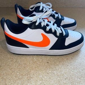 Nike Court Borough Low 2